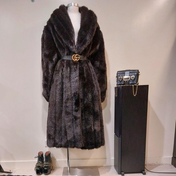 Women's Luxurious Teddy Coat - Picture 6 of 12